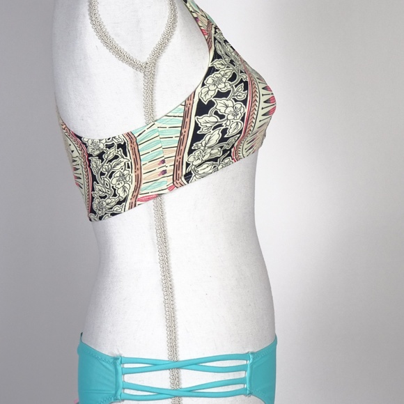 Reteron  Back Crochet Tile Green Swimsuit - Picture 3 of 8